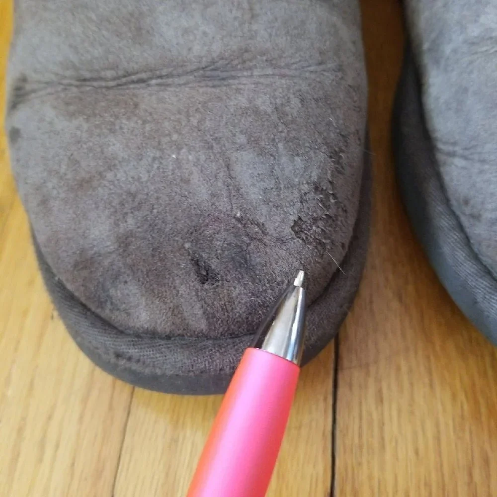 UGG boots size s/n 5825, size 8